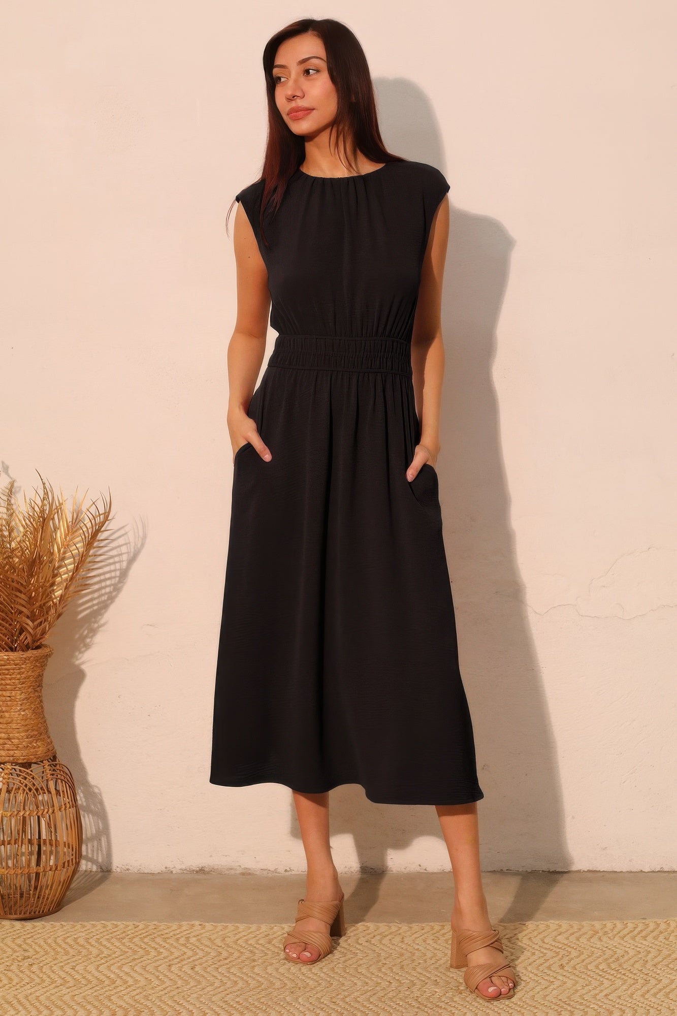 Matte Crepe Ruched Elastic Midi Dress