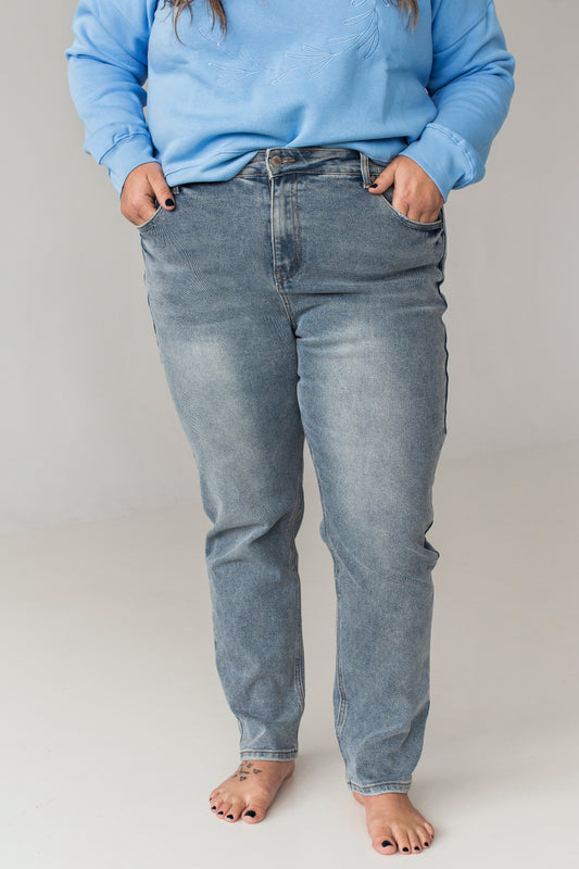 The Dark-Wash Relaxed Jean