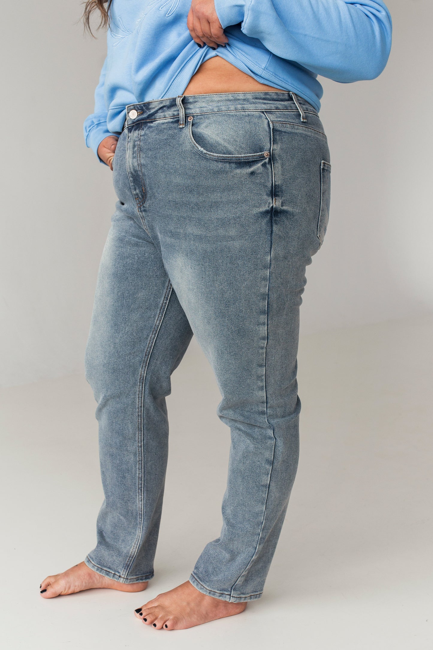 The Dark-Wash Relaxed Jean