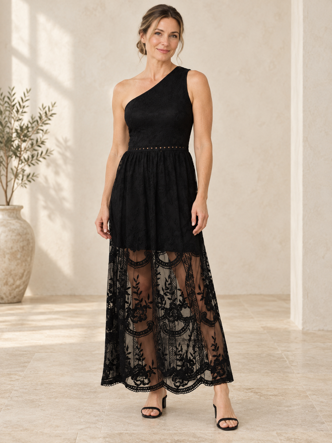 Robe dentelle une épaule