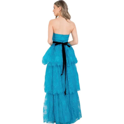 Robe dentelle ceinture noire